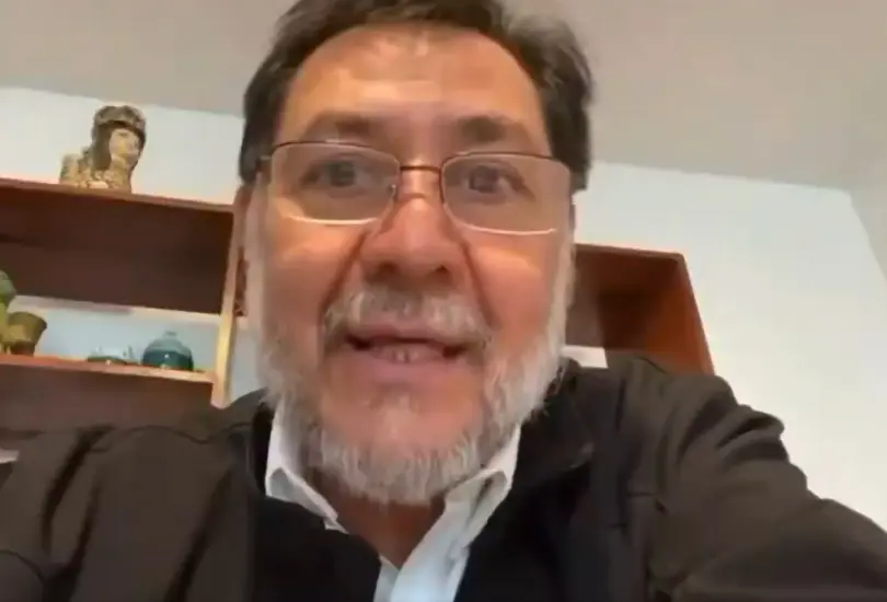 Alburean a Noro&ntilde;a en plena transmisi&oacute;n en vivo