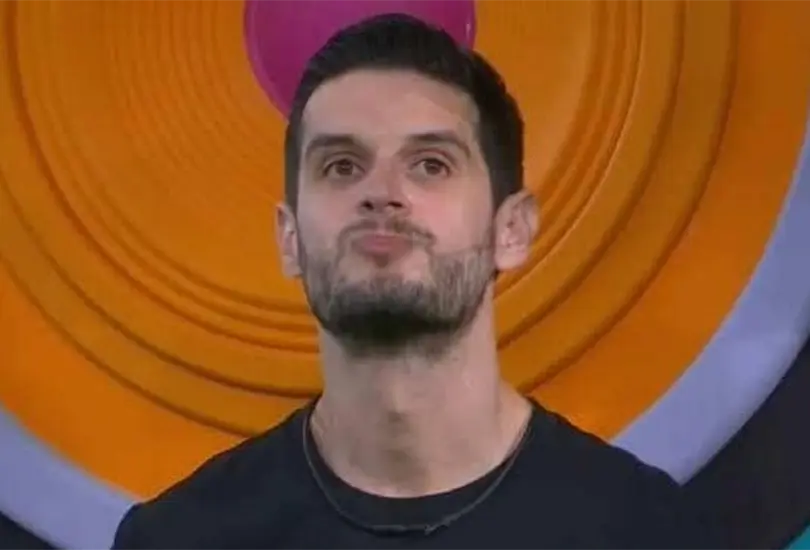 Adri&aacute;n Marcelo abandona La Casa de los Famosos