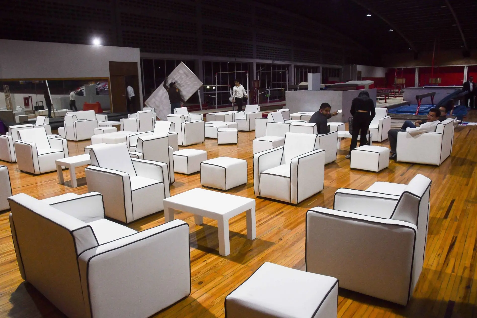 Colocan cómodos sillones en Sala de Armas Mario Jasso / Cuartoscuro