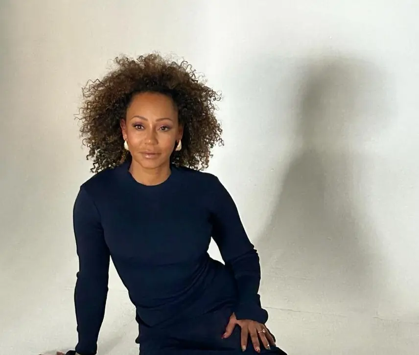 Ahora tiene 49 a&ntilde;os y es la presentadora del reality &acute;Dancing with the Stars Australia&acute;.