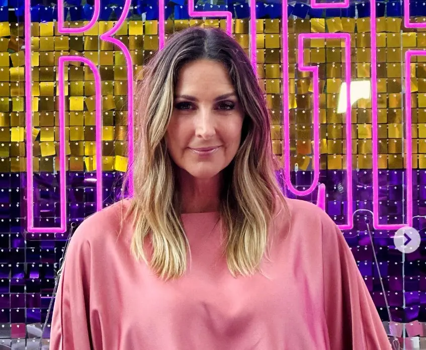 Fue una de las integrantes originales de la banda, pero solo dur&oacute; pocos meses y fue despedida porque no encajaba. Aunque ella ha declarado que abandon&oacute; el grupo para cuidar a su mam&aacute;, quien fue diagnosticada con c&aacute;ncer.