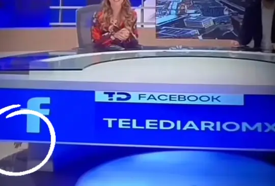 Captan misteriosa mano durante noticiero en vivo