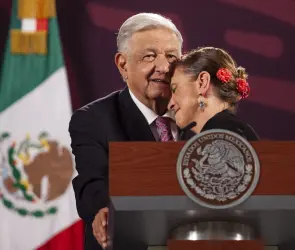 Se enamoró de un indio pata rajada: AMLO y Beatriz Gutiérrez Müller derrochan amor en La Mañanera