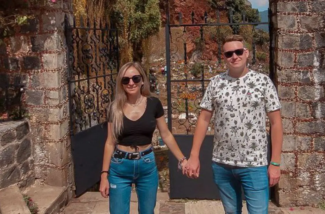 Son un matrimonio originario de Rusia que ha ganado fama gracias a sus experiencias viviendo en M&eacute;xico, que comparten en el canal de YouTube 'Rusos reaccionan', donde tienen 1.2 millones de seguidores.