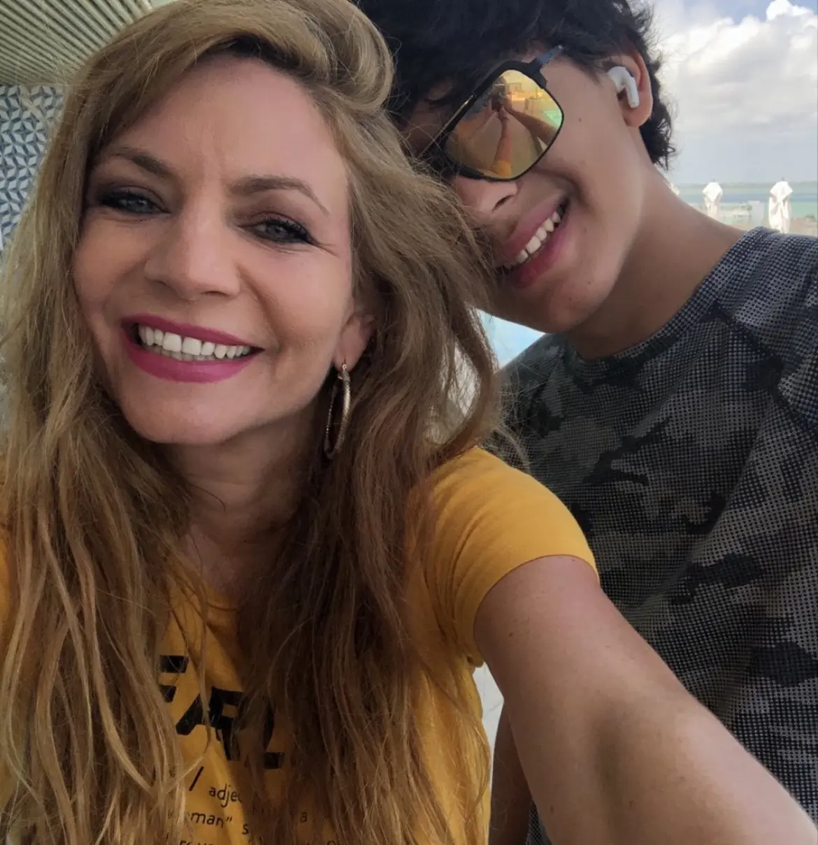 Al poco tiempo se separó de su esposo Roberto López porque no lograron sobrellevar la situación del accidente de su hijo.