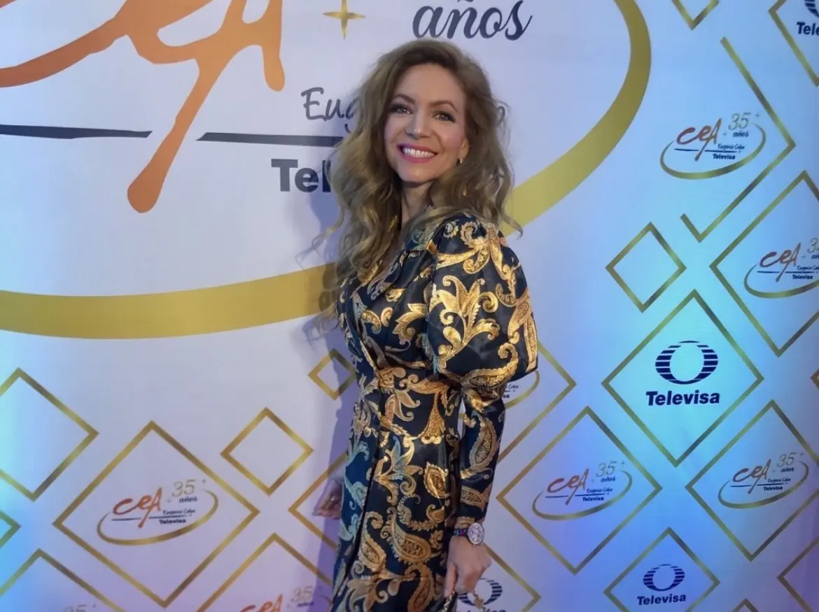 En 2004, Manola se unió al elenco de la telenovela Rebelde, donde interpretó a Josefina 'Pepa'.