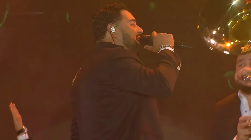 La MS se presentó iniciando con la canción 'El Sinaloense'.<br>