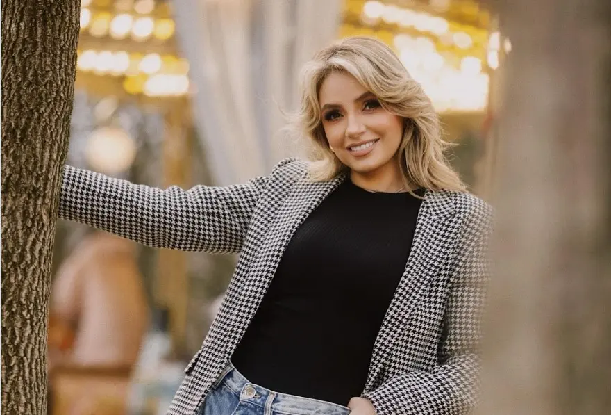 Ahora tiene 53 a&ntilde;os y es madre de tres hijas. Desde que dej&oacute; de ser primera dama de M&eacute;xico se ha mantenido alejada de los medios.