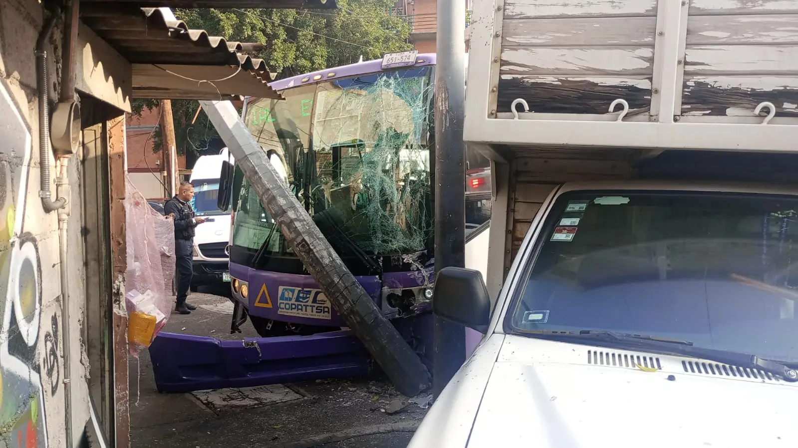 Así quedó el camión de transporte Redes Sociales