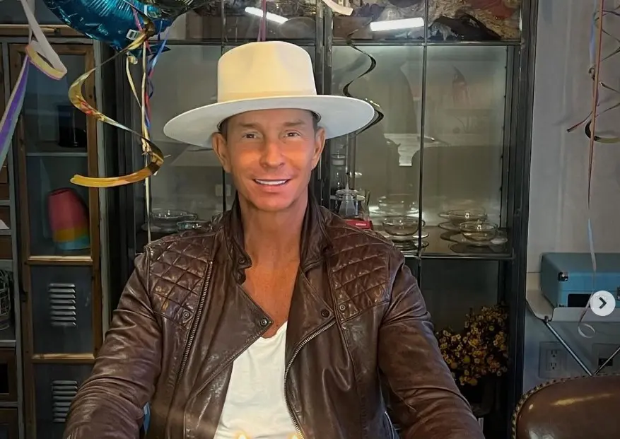 Ahora tiene 53 a&ntilde;os y es padre de dos hijas. Contin&uacute;a activo en la m&uacute;sica y este a&ntilde;o particip&oacute; en el reality Juego de voces.