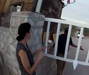 Turistas exhiben a guardia por prohibirles el paso a playa de Baja California Sur