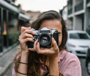 No te voy a pagar: Mujer explota contra fot&oacute;grafo porque su hija sale mal en fotos de XV a&ntilde;os