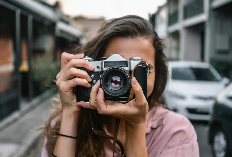 Madre arremete contra fot&oacute;grafo por hacer ver mal a su hija