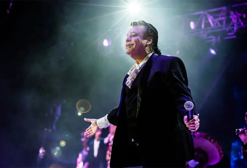 Juan Gabriel llega al Z&oacute;calo de la CDMX