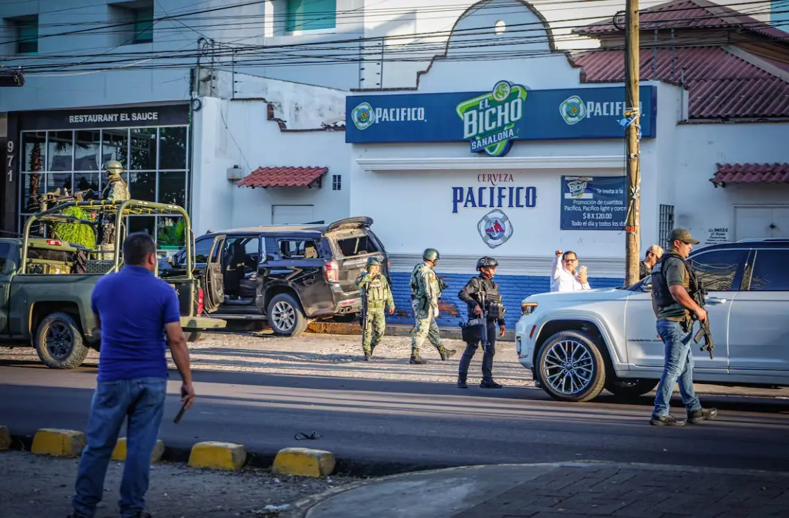 Elementos del Ejército durante un enfrentamiento entre grupos armados. Especial