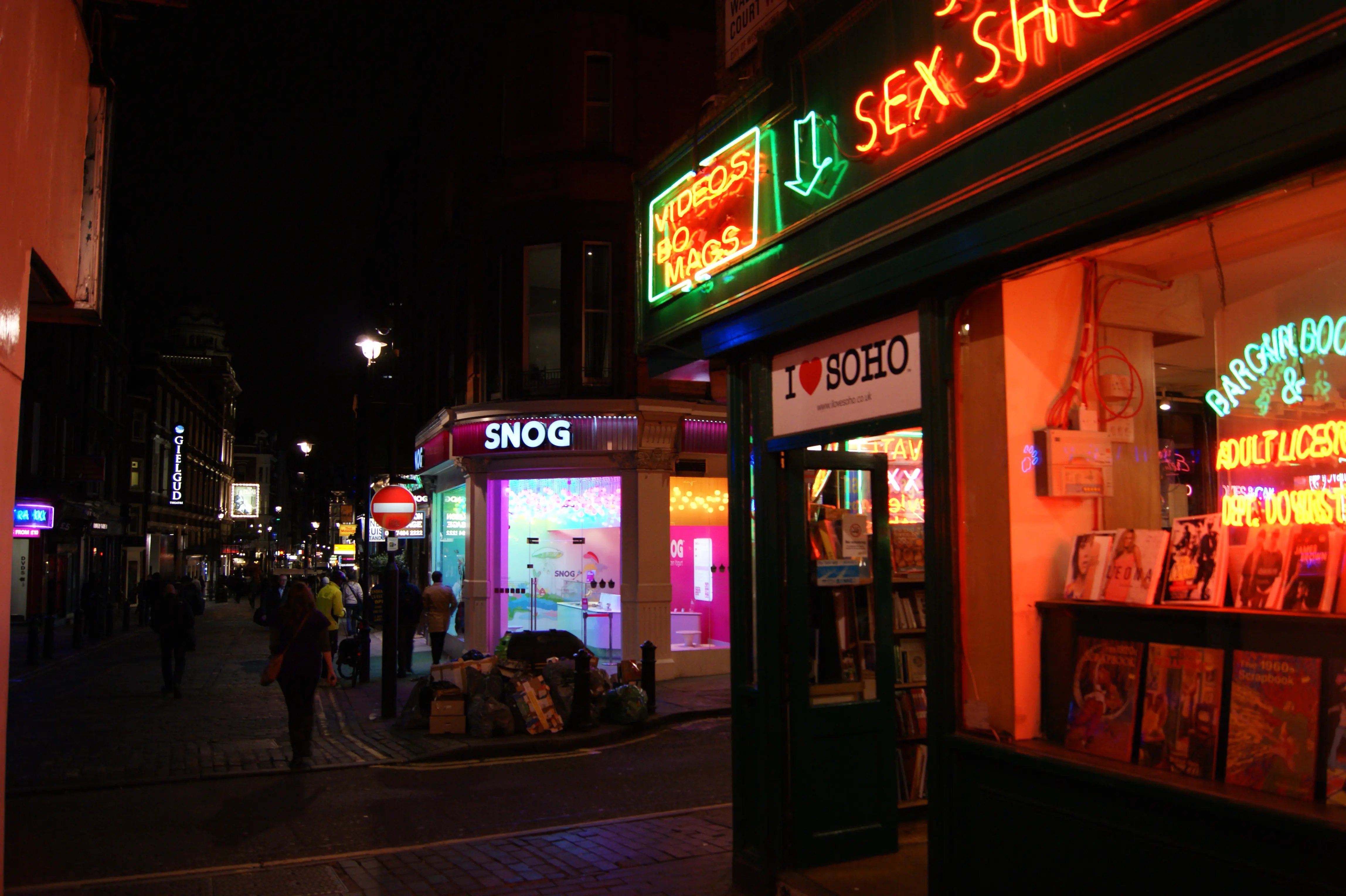 Hombre muere en sexshop Flickr