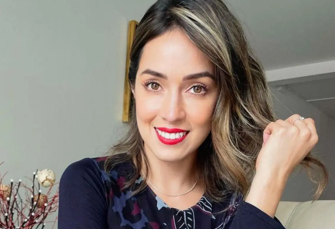 Tiene 36 años. Ha participado en telenovelas como Silvia Pinal, frente a ti y Hasta que te conocí.