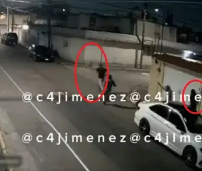 Hombre sale corriendo y abandona a su novia durante asalto en Coacalco | VIDEO