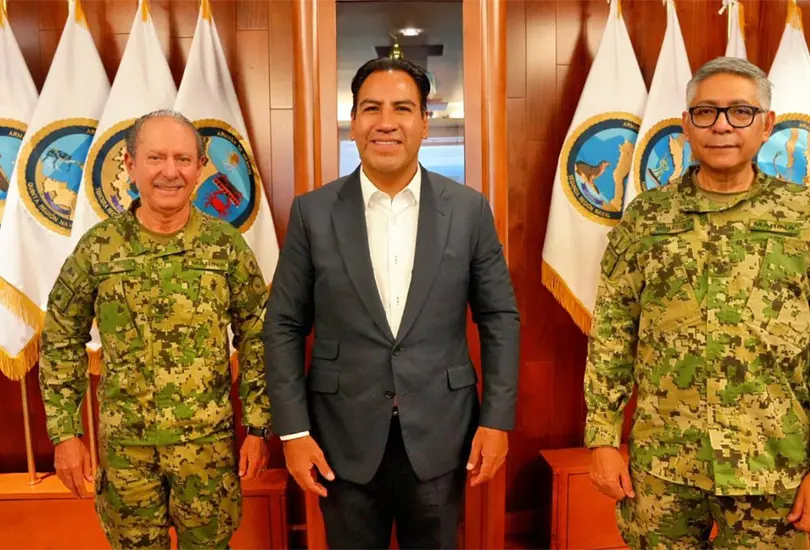 El gobernador electo de Chiapas sostuvo un encuentro de trabajo con el actual titular de la Semar y con el nombrado por Claudia Sheinbaum El gobernador electo de Chiapas sostuvo un encuentro de trabajo con el actual titular de la Semar y con el nombrado por Claudia Sheinbaum