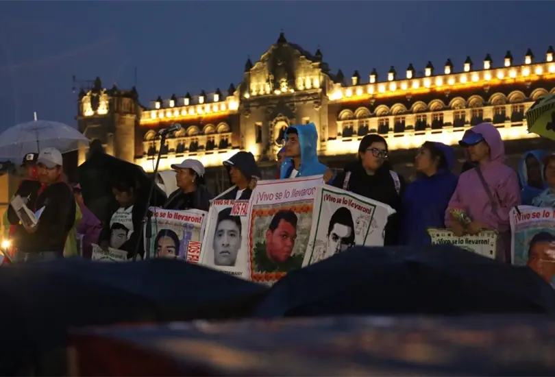 Así se vive la marcha por los 10 años de la desaparición de los normalistas de Ayotzinapa. Así se vive la marcha por los 10 años de la desaparición de los normalistas de Ayotzinapa.