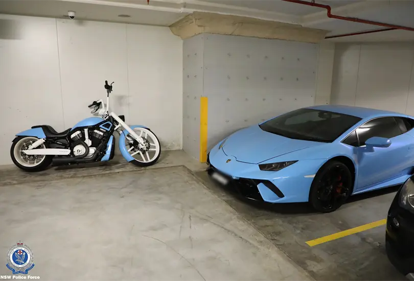 Detienen a hombre que ped&iacute;a apoyos del Gobierno pero viv&iacute;a con lujos, incluyendo un Lamborghini