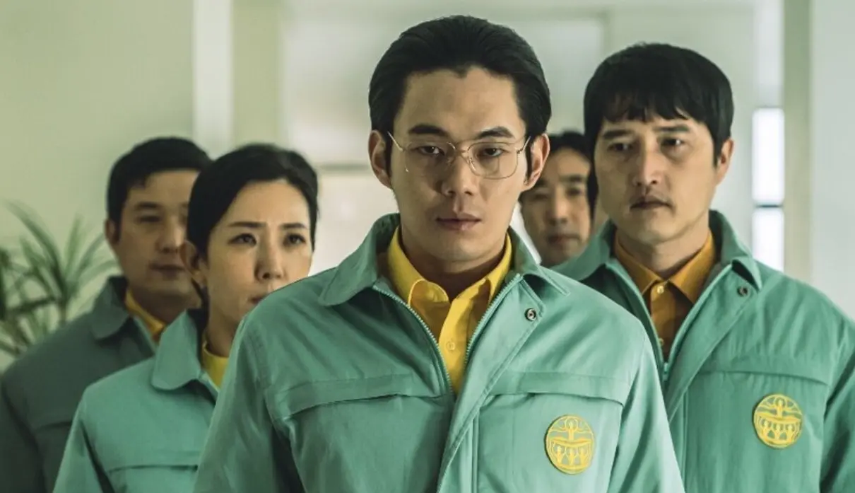 Rumbo al infierno: Temporada 2 (25 de octubre). En medio del caos y resurrecciones inesperadas, la abogada Min Hyejin, La Nueva Verdad y La Lanza se vuelven a encontrar.