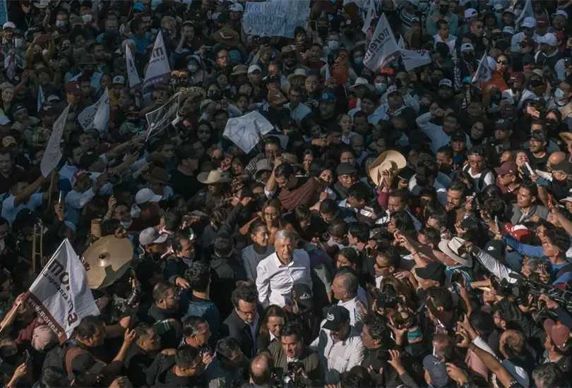Durante seis a&ntilde;os, L&oacute;pez Obrador fue captado en diversos momentos, algunos de ellos pol&eacute;micos. Te presentamos algunas de las fotograf&iacute;as del presidente que no se olvidar&aacute;n.