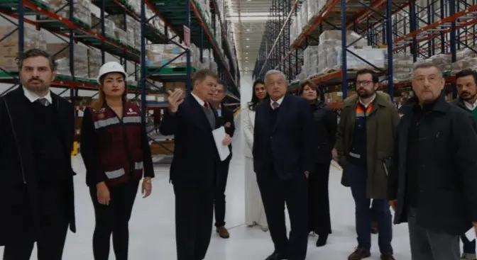 El Presidente Andrés Manuel López Obrador inauguró el 29 de diciembre de 2023, la Megafarmacia del Bienestar,  que estará surtiendo diversos tipos de medicamentos a todos los hospitales adheridos al IMSS.<br>