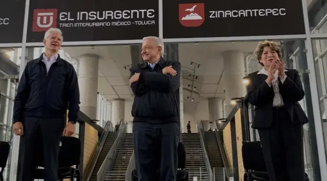 El presidente Andrés Manuel López Obrador, acompañado de la gobernadora Delfina Gómez Álvarez y Alfredo del Mazo Maza, gobernador saliente del Estado de México, inauguró el 15 de septiembre de 2023 la fase uno del Tren Interurbano México-Toluca, 'El Insurgente'. 