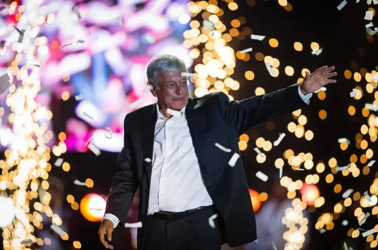 El 1 de julio de 2018, Andrés Manuel López Obrador fue declarado ganador de la presidencia de México con una victoria histórica que marcó un antes y un después en la vida política de nuestro país.<br>