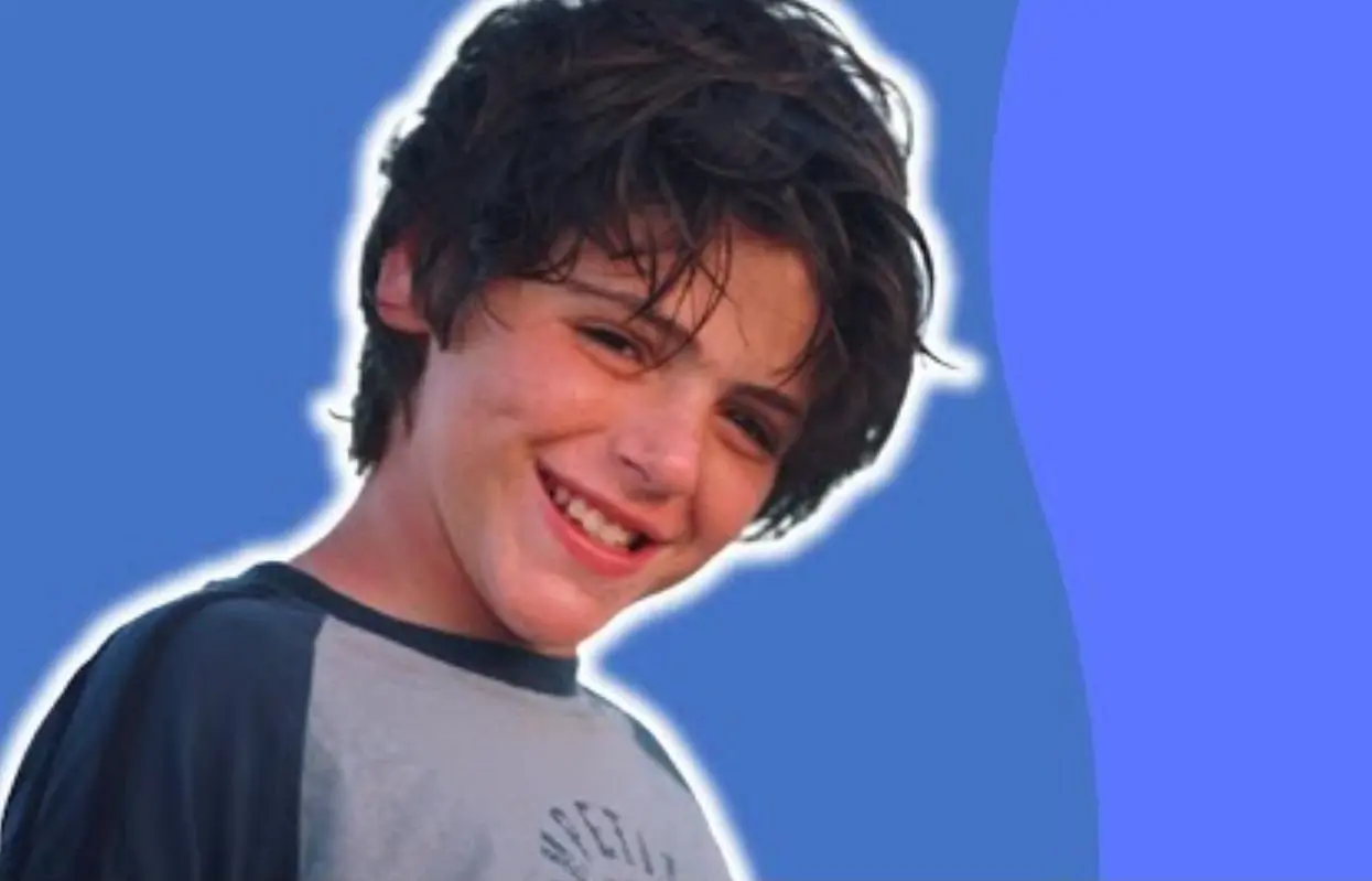 Joseph Sasson interpret&oacute; a Ra&uacute;l Hinojosa, un ni&ntilde;o que se enamora de Amy.