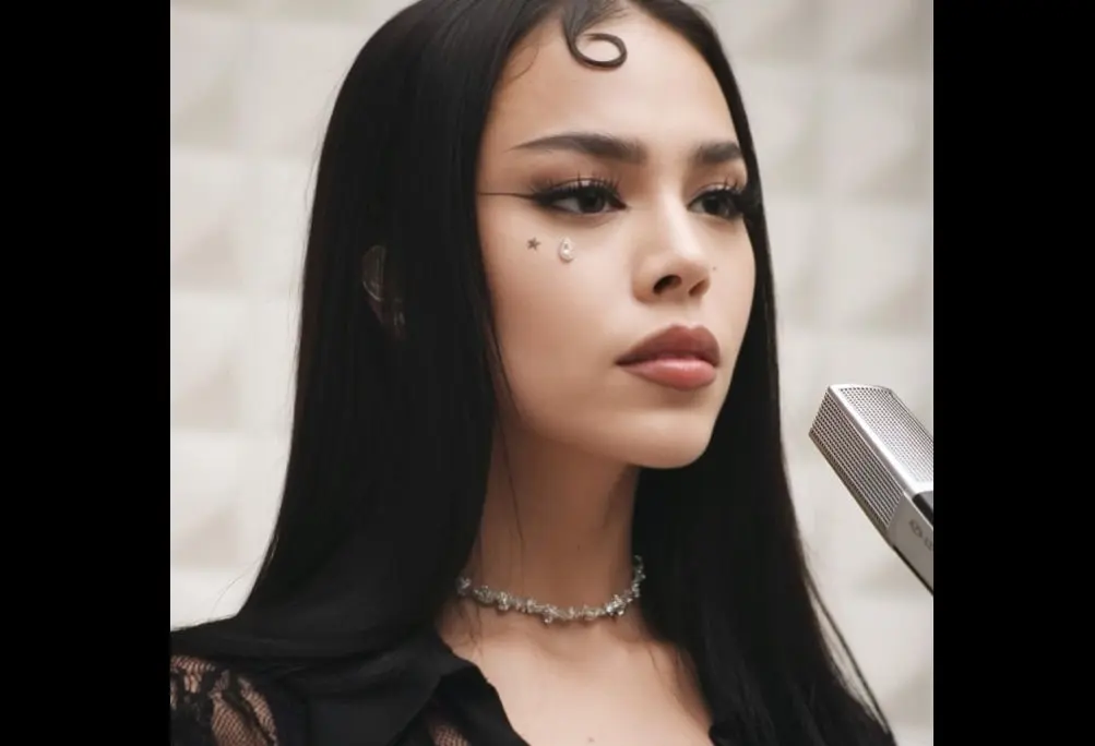 Ahora tiene 28 a&ntilde;os y mantiene un noviazgo con el cantante Alex Hoyer. Una de sus &uacute;ltimas series fue &Eacute;lite, pero dej&oacute; la actuaci&oacute;n para dedicarse a la m&uacute;sica.