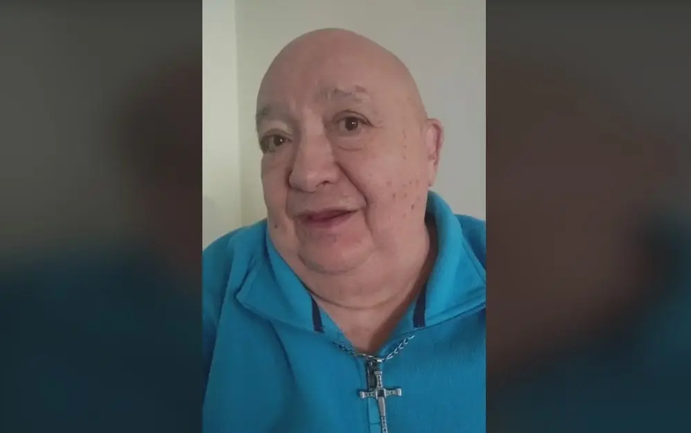Ahora tiene 78 años, está casado con Abigail Alfaro, quien es su manager y con quien tiene dos hijos. Continúa haciendo presentaciones como comediante.