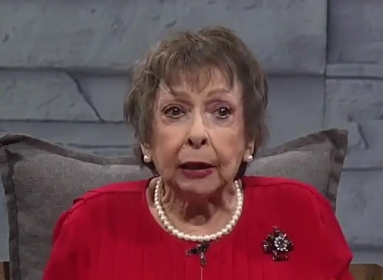 Ahora tiene 94 años y es madre de una hija. Entre sus últimos trabajos están las telenovelas 'Qué pobres tan ricos y 'Un gancho al corazón'. Hace unos meses lamentó en una entrevista que ya no se dé trabajo a los actores mayores.