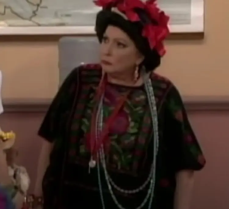 Martha Ofelia Galindo como la Maestra Canuta