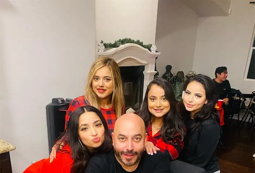 Lupillo Rivera es uno de los cantantes con m&aacute;s trayectoria de la m&uacute;sica regional mexicana y a lo largo de su vida tuvo dos grandes amores que le dieron 5 hijas.