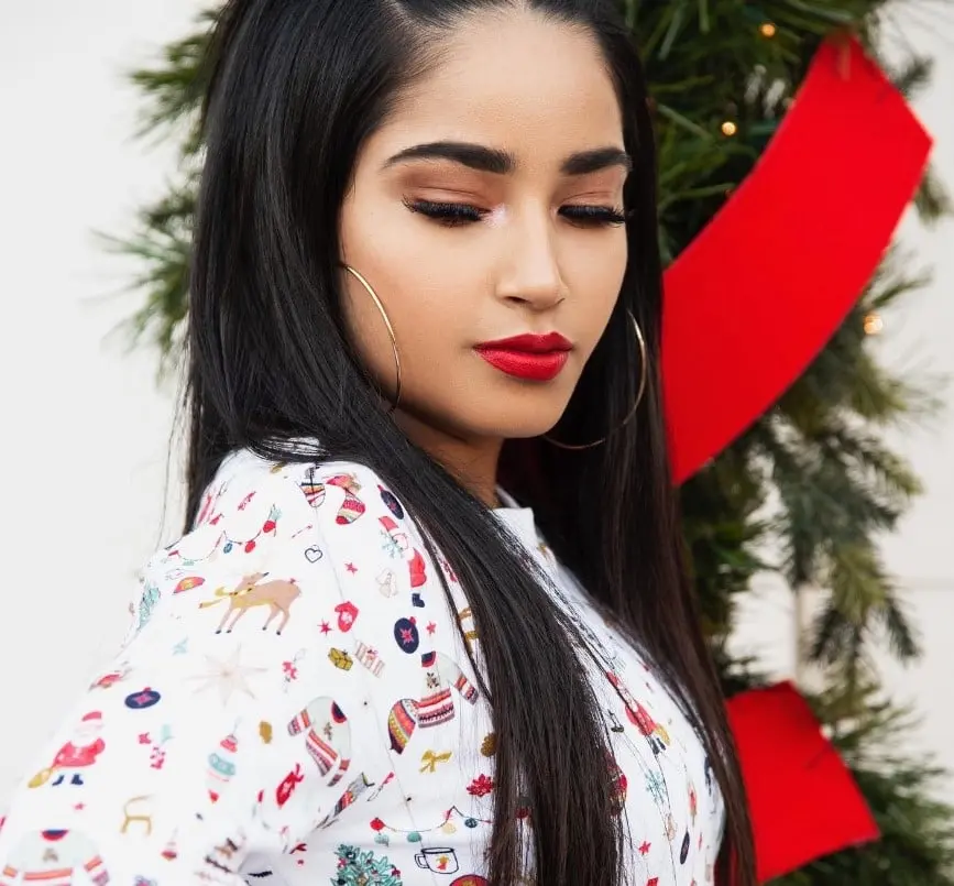 También es influencer y cuenta con 242 mil seguidores en Instagram.