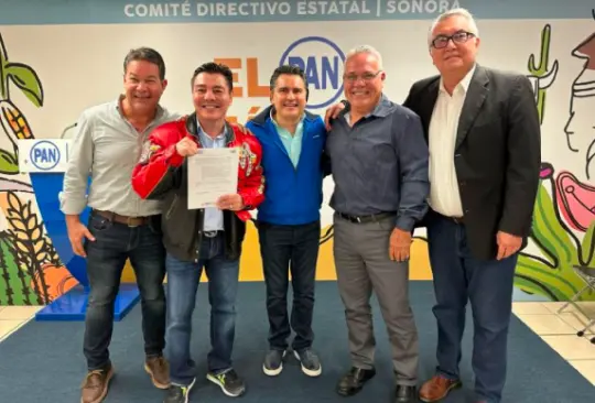 Jorge El Travieso Arce, se lanza al cuadrilátero político: Registra su candidatura a diputado federal en Sonora Jorge El Travieso Arce, se lanza al cuadrilátero político: Registra su candidatura a diputado federal en Sonora