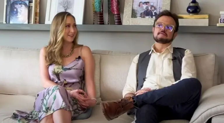 Aleks Syntek y Karen Coronado comparten su historia (YouTube)