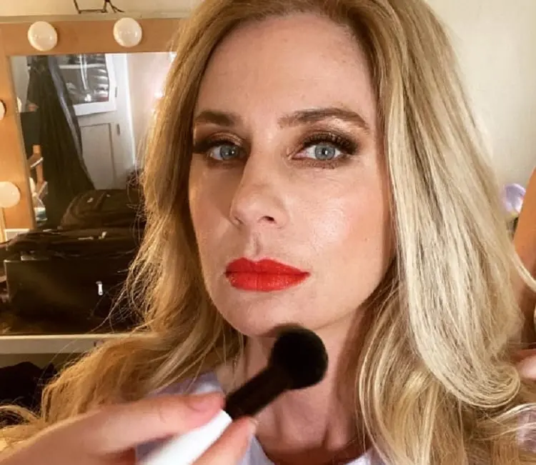 Ahora tiene 48 a&ntilde;os y es madre de dos hijos. Ha trabajado en series como 'The Good Doctor' y 'Gaslit'.