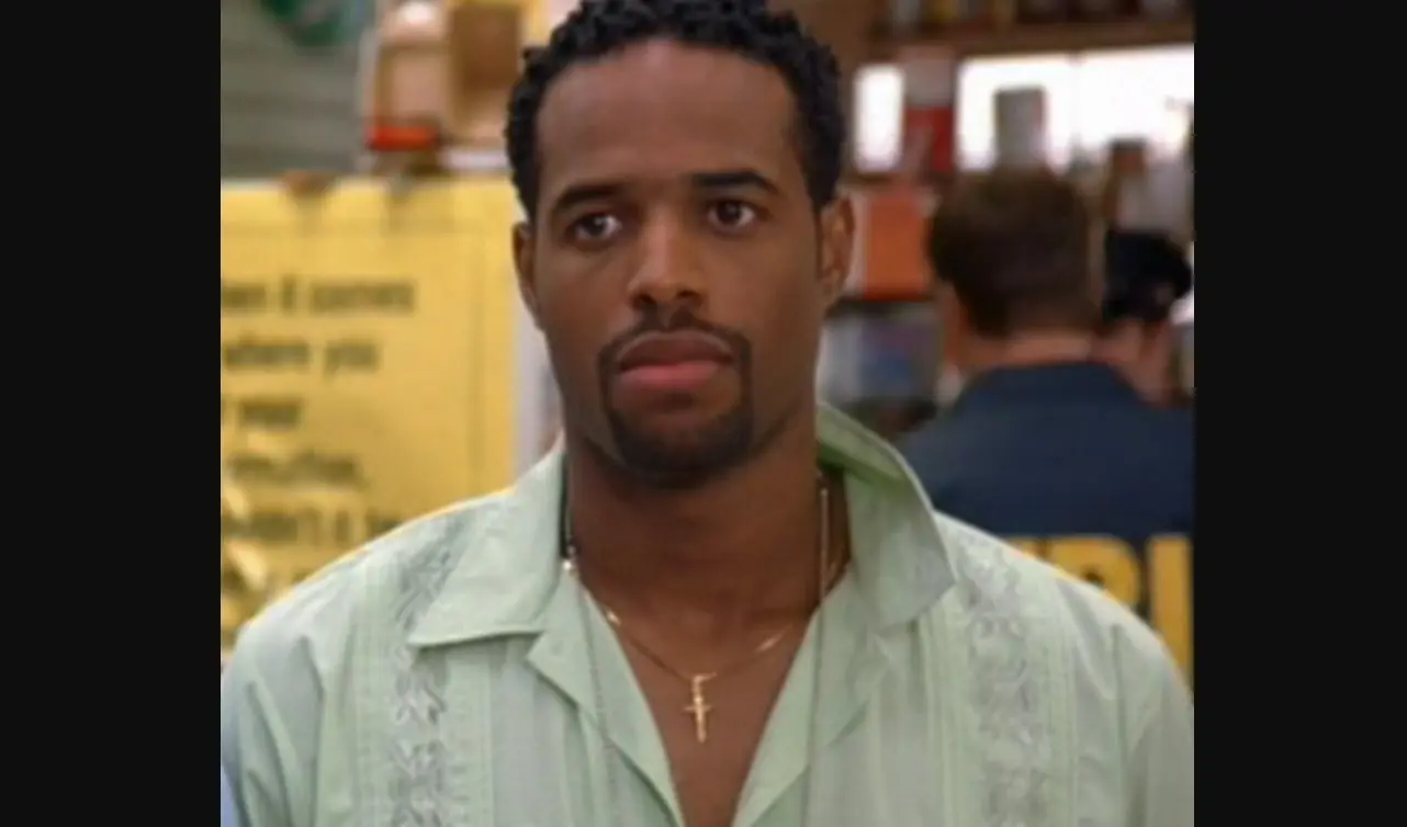 Shawn Wayans interpret&oacute; al agente Kevin, quien fing&iacute;a ser Brittany Wilson 