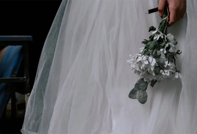 Mujer sorprende a su prometido teniendo intimidad con su madre dos días antes de su boda Mujer sorprende a su prometido teniendo intimidad con su madre dos días antes de su boda