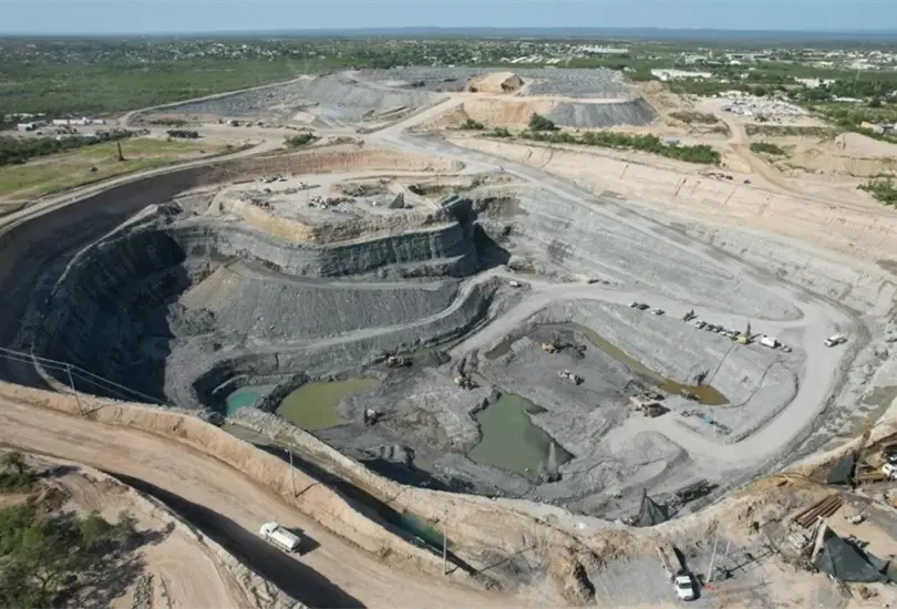Los mineros de Pinabete, Coahuila llevan m&aacute;s de un a&ntilde;o confinados desde que un accidente los encerr&oacute; dentro de la estructura.
