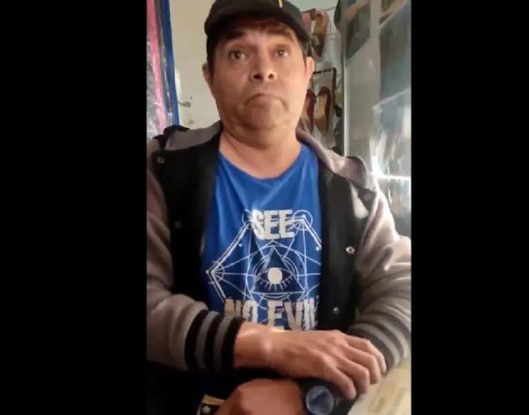 Mujer transgénero amenaza a zapatero (X)