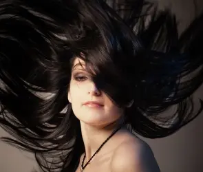 Alimentos imprescindibles para un cabello saludable: Guía para profesionistas