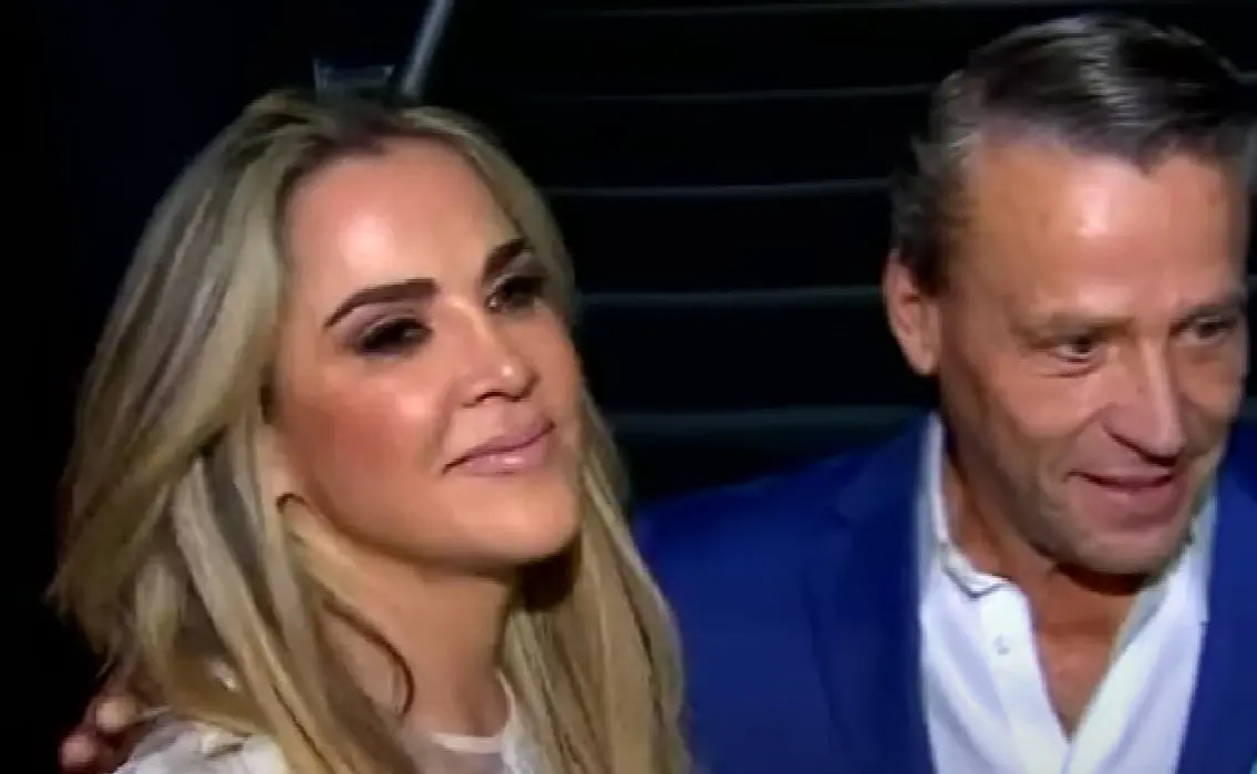 En 2019, Adame present&oacute; otra novia llamada Karla Ruiz, quien no se dedica al medio del espect&aacute;culo.