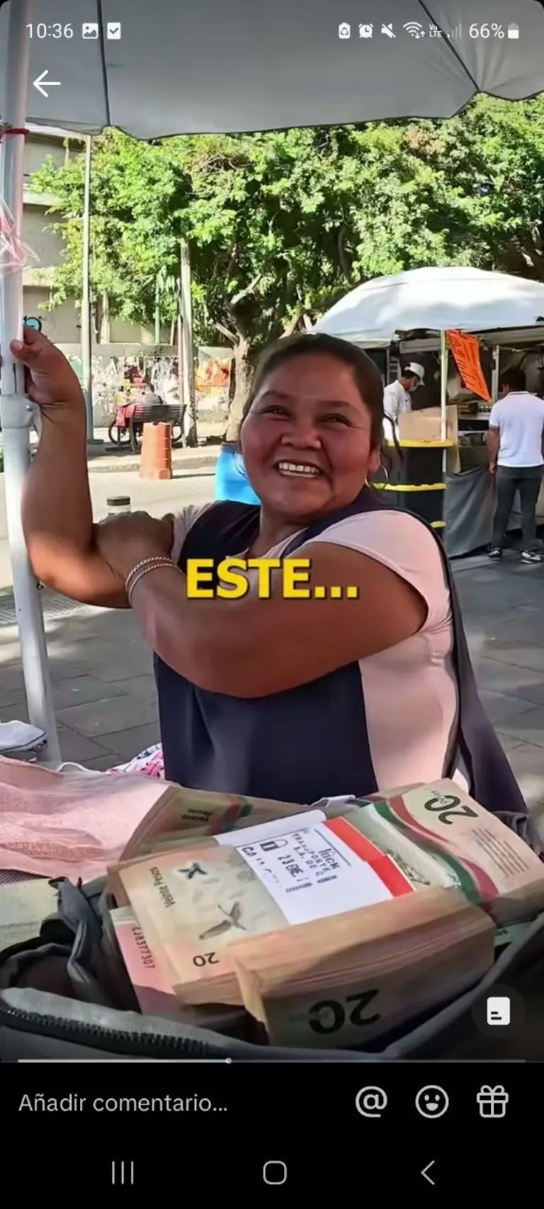 Influencer regala 50 mil pesos a vendedora de dulces - Tomada de video