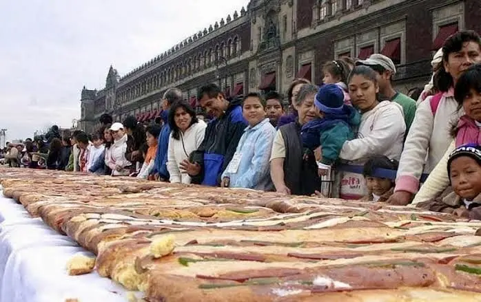 Rosca de Reyes gratis en el z&oacute;calo CDMX: Descubre los horarios de las actividades festivas