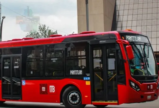 La movilidad en la zona oriente de la Ciudad de México enfrenta desafíos significativos debido a trabajos de mantenimiento en la Avenida Loreto Fabela, que cruza la Línea 6 del Metrobús CDMX