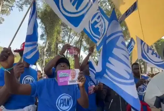 PAN acarrea a migrantes haitianos a evento de Santiago Taboada en CDMX